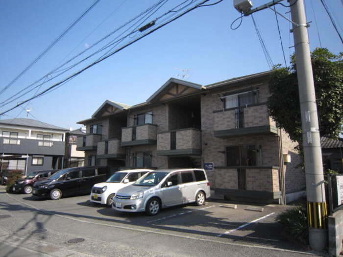 熊本市中央区世安町のアパート
