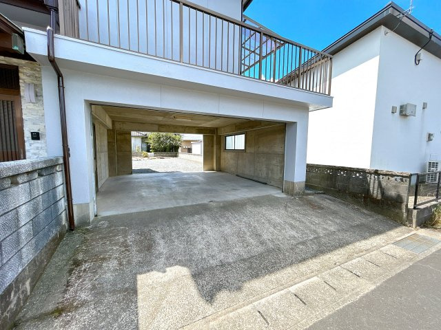 北諸県郡三股町大字樺山の中古一戸建の駐車場