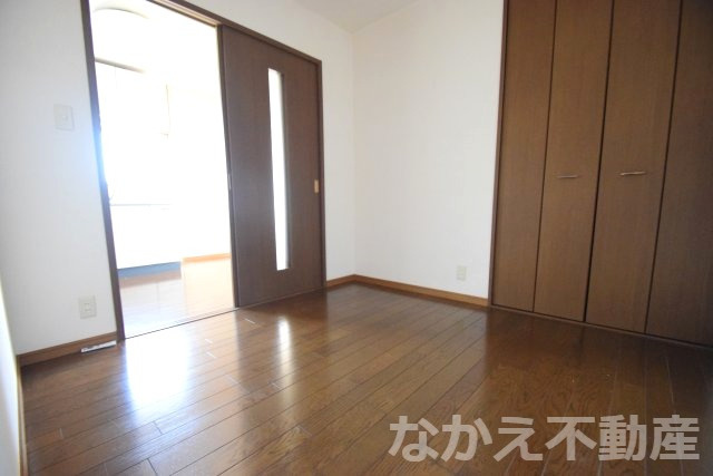 【寝室】 | 落ち着いた色調の寝室です