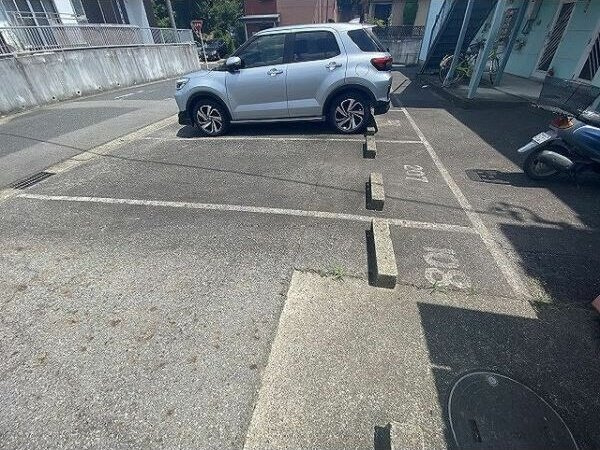 エブリワン東棟　　刈谷市近郊の賃貸ならクラスホーム刈谷店の駐車場