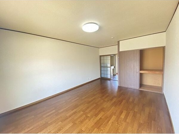 エブリワン東棟　　刈谷市近郊の賃貸ならクラスホーム刈谷店の居間・リビング