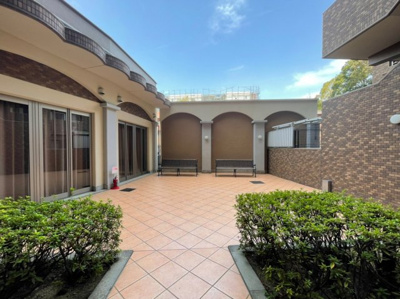 【エントランス】 | レジディア千里万博公園