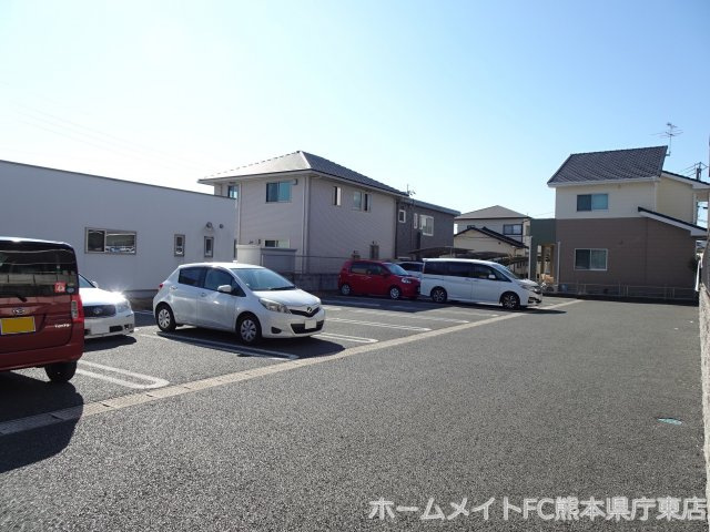 熊本市東区秋津２丁目のアパートの駐車場