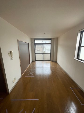 仲介手数料0円！！ナンポートの居間・リビング