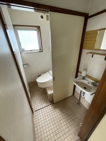 ヤオキュウ倉庫の洗面所