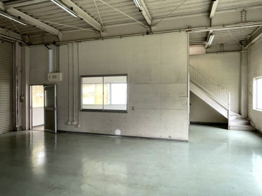 ヤオキュウ倉庫の内装