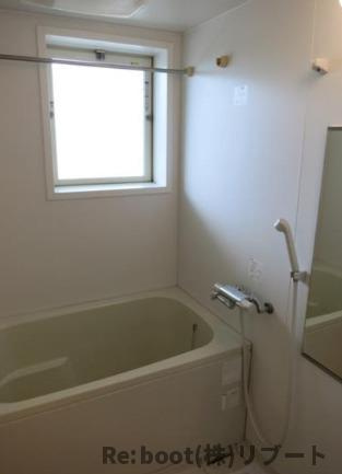 ノーブルコートIの浴室