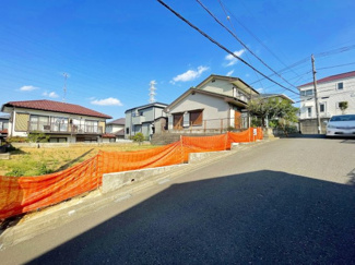 【前面道路含む現地写真】