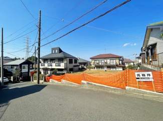 【前面道路含む現地写真】