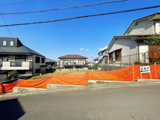 【前面道路含む現地写真】