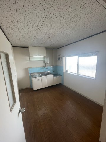 仲介手数料0円！！ドミール服部A棟の居間・リビング