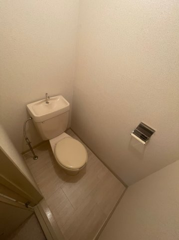 仲介手数料0円！！ドミール服部A棟のトイレ