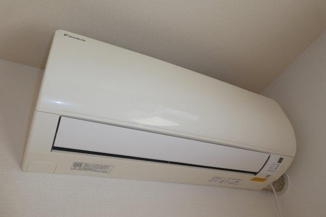 フローラルガーデンAの設備|エアコン