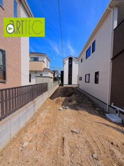 【駐車場】 | 【駐車スペース】
日々の暮らしにマイカーが必要。そんな方は物件の購入条件に駐車場は必須です。通勤に、家族のお迎えに、お買物に、おでかけに、クルマライフを楽しみたい方に。