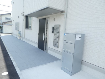 【エントランス】 | レリヤンファミリオⅧ