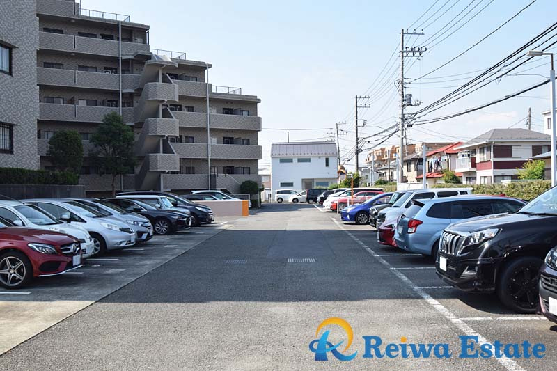 プランヴェール湘南茅ヶ崎の駐車場
