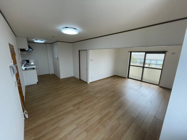 アーバンハイツの居間・リビング