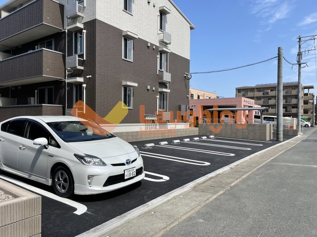 D-roomM.K.の駐車場|駐車スペースもあります