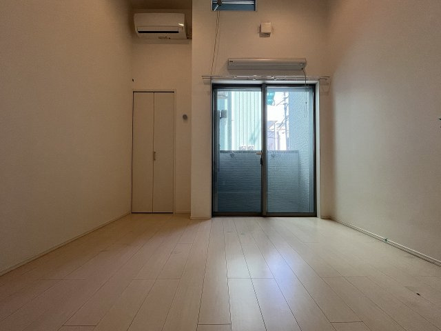 セレステ九条南の洋室