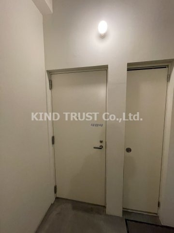 Apt.新梅田の玄関