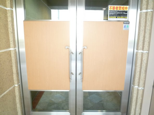 システムコート戎本町のエントランス
