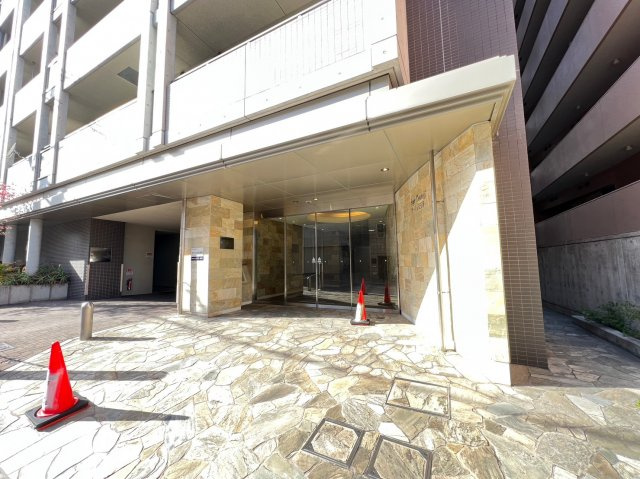 サージュ天王寺のエントランス