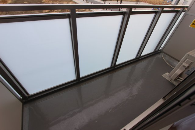 クレイノミオラコートのバルコニー