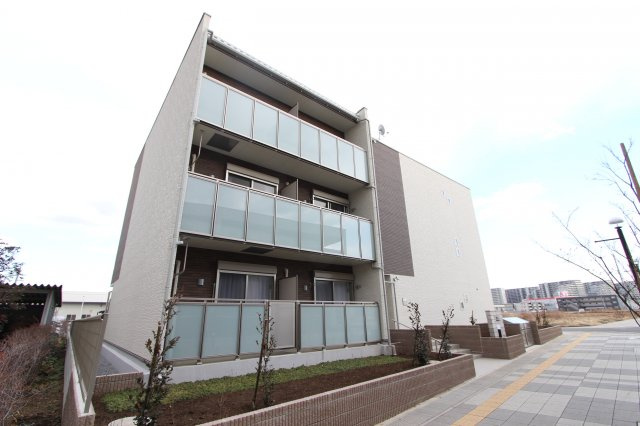 クレイノミオラコートの外観