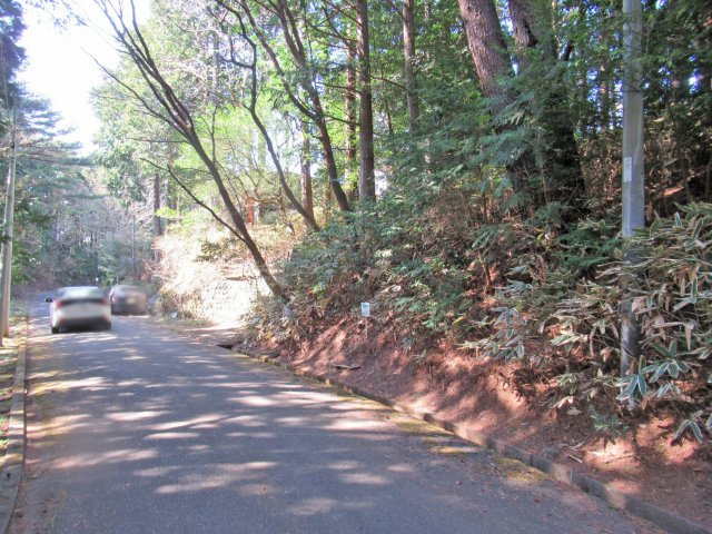 伊豆エメラルドタウン④の前面道路含む現地写真