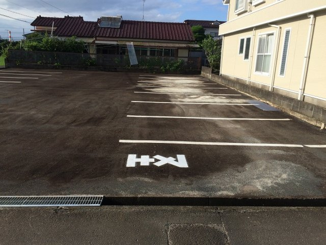 都城市郡元町の駐車場の外観