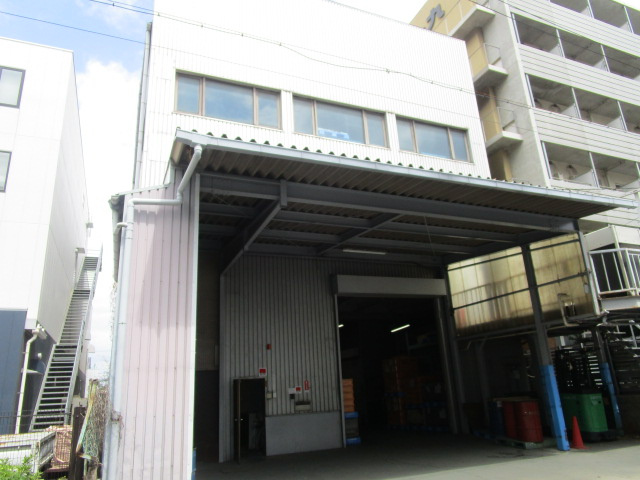 堺市堺区三宝町６丁の倉庫の外観