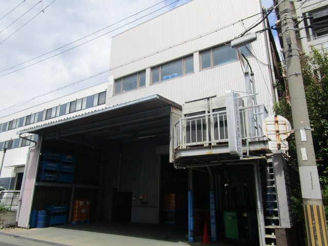 堺市堺区三宝町６丁の倉庫の外観
