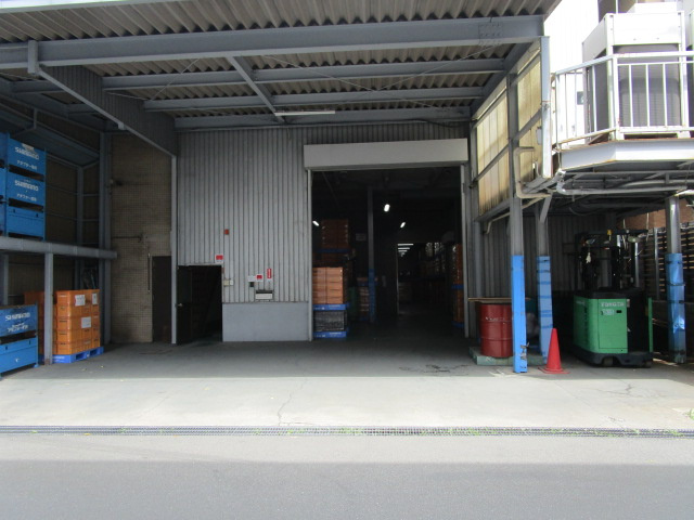 堺市堺区三宝町６丁の倉庫の外観