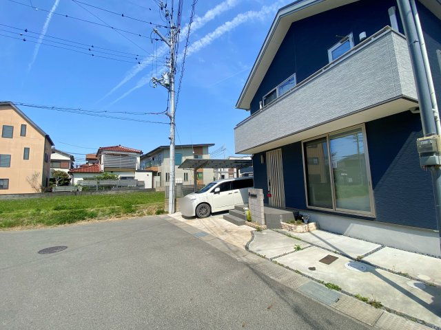 大久保町大久保町　中古戸建の前面道路含む現地写真
