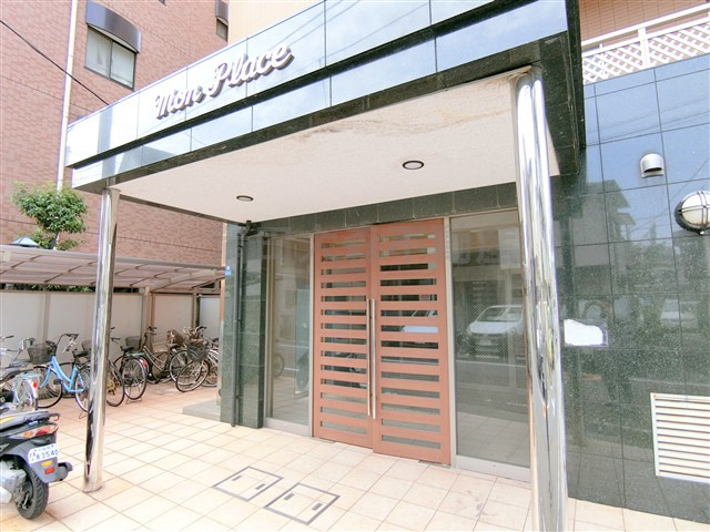 モン・プラースの外観