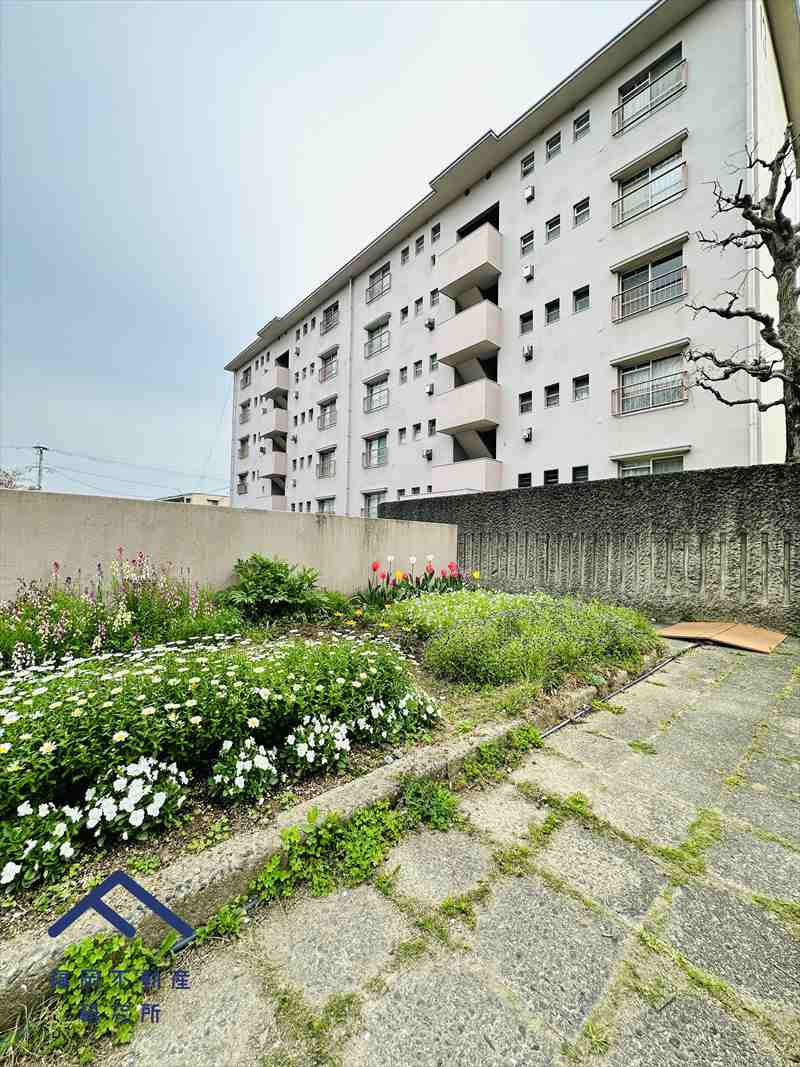 油山団地13棟の外観