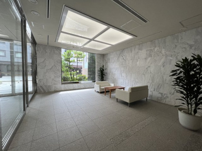 【ロビー】 | リーガル四ツ橋立売堀 | 広々空間のロビー♪