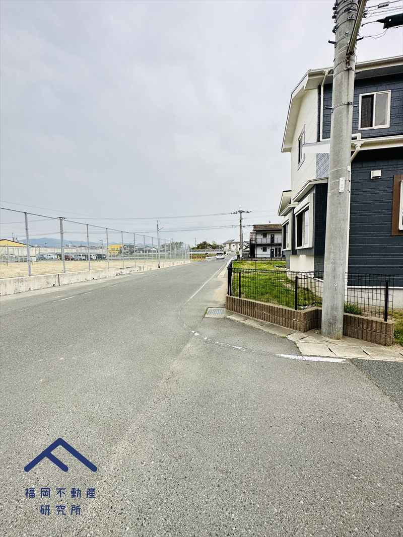 福津市宮司２丁目　戸建ての前面道路含む現地写真