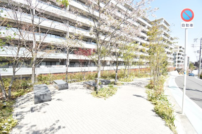 【外観】 | シエリアシティ千里山B棟 | 現在ご返済中のカーローン・カードローン・教育ローンなどを住宅ローンに一本化したり、家具家電購入費用・引越し費用を住宅ローンと組み合わせるなど、お客さまにメリットの多い住宅ローンのご提案が可能です。