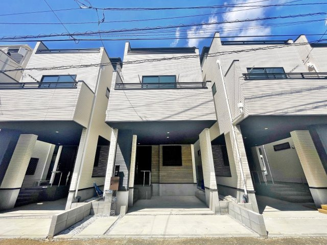 ルーフバルコニーのある新築戸建4棟の画像