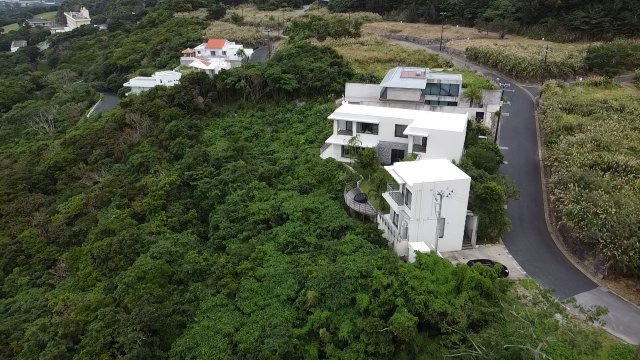 本部町山里【リゾート向き元ホテル用地 1435坪】の前面道路含む現地写真|※2022年12月撮影