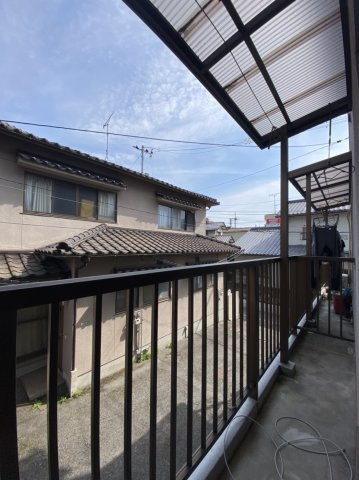 西野貸家のバルコニー