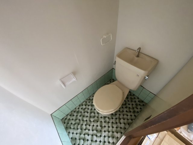 西野貸家のトイレ