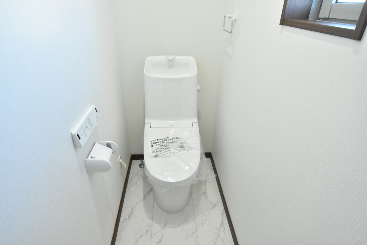 鴻巣市箕田字富士山　全14区画のトイレ|2階トイレもウォシュレット付き