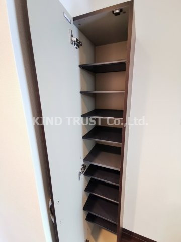 ラフォーレ松ヶ枝町Ⅲの玄関