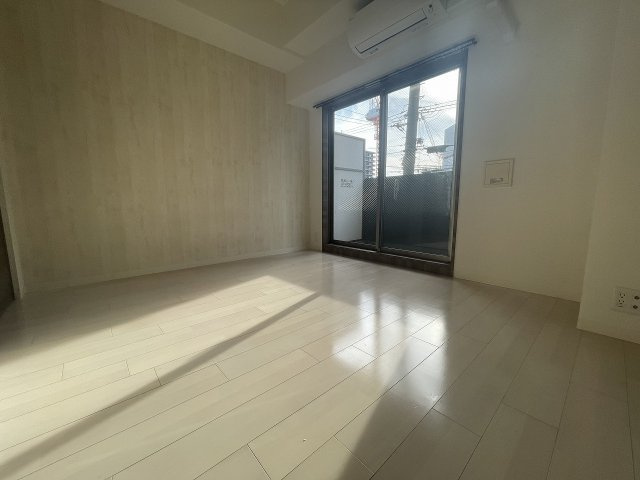 大阪市西区南堀江３丁目の賃貸マンションの居間・リビング