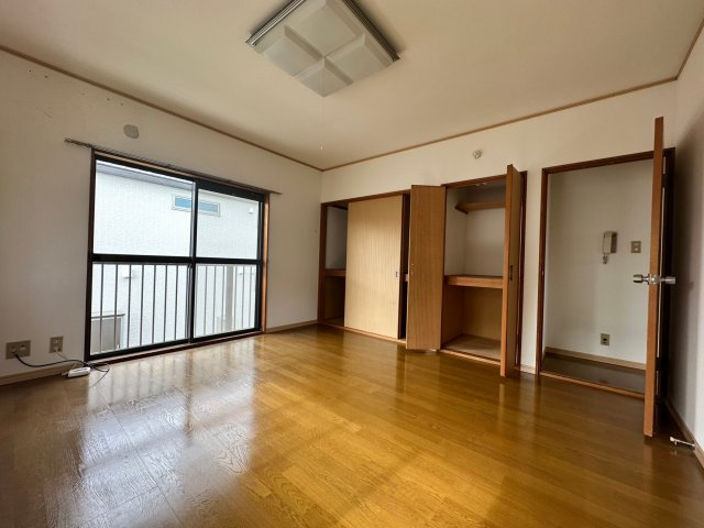 乗鞍借家の内装|明るい室内です