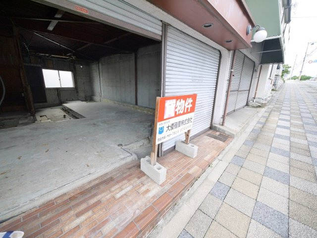 藤ノ木台店舗のエントランス