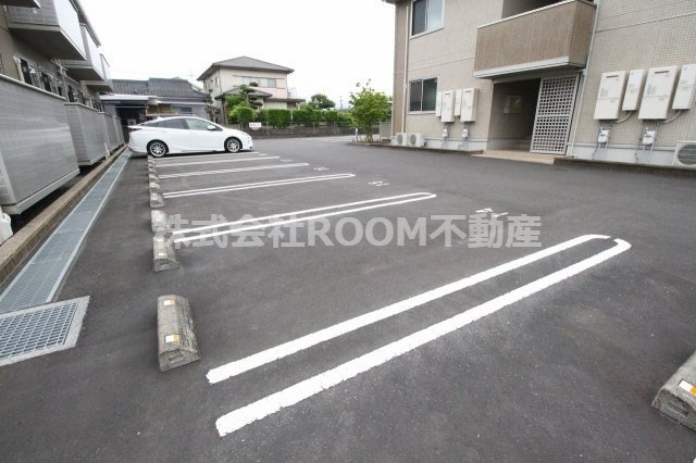 ル・グラン花繰　Ⅰ・Ⅱの駐車場|駐車場に車を止められます