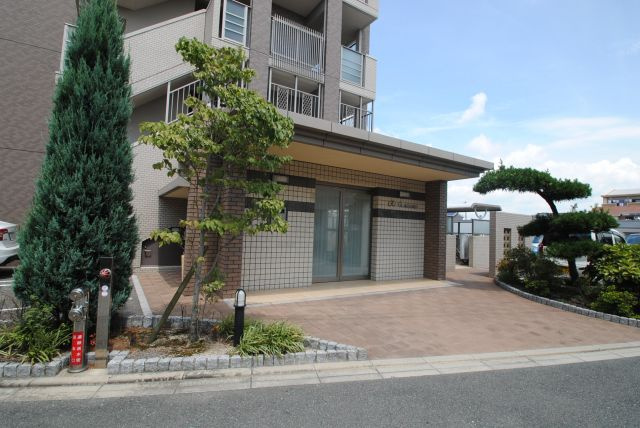 久留米市東櫛原町の賃貸マンションの玄関